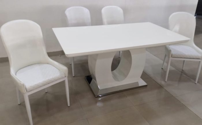 4 seater dining table